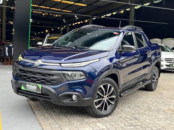 FIAT TORO 2.0 16V TURBO DIESEL ULTRA 4WD AT9 FIAT TORO 2.0 16V TURBO DIESEL ULTRA 4WD AT9